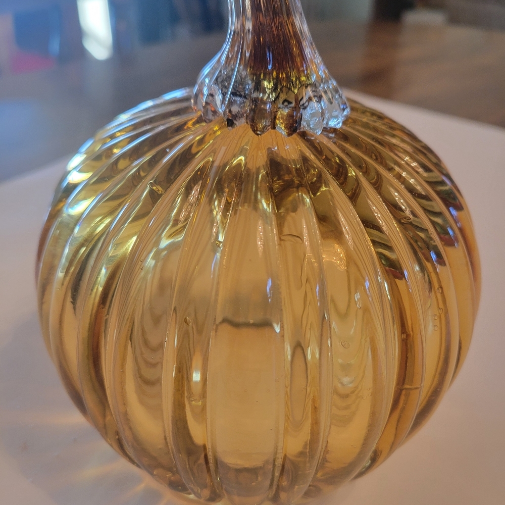 AAMBER GLASS PUMPKIN